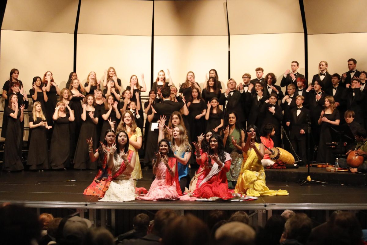 SVE performing with the Aaja Nachle Indian Dancing Club (ANIDC)