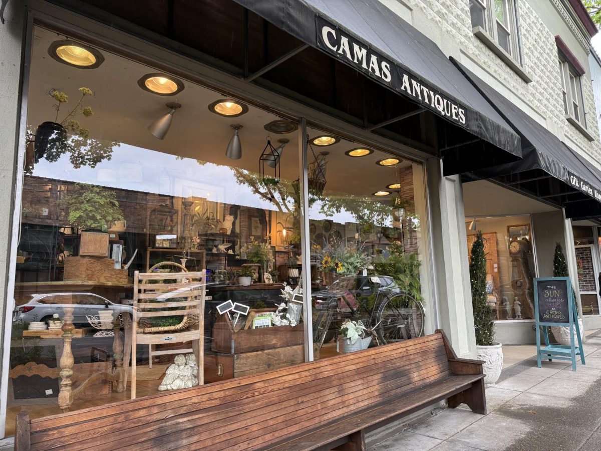 Camas Antiques storefront